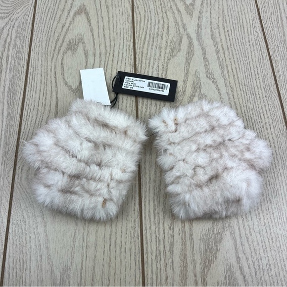 Jocelyn Women's Mandy Faux Fur Fingerless Knit Mittens OS Ivory Multi $55 - Picture 2 of 3